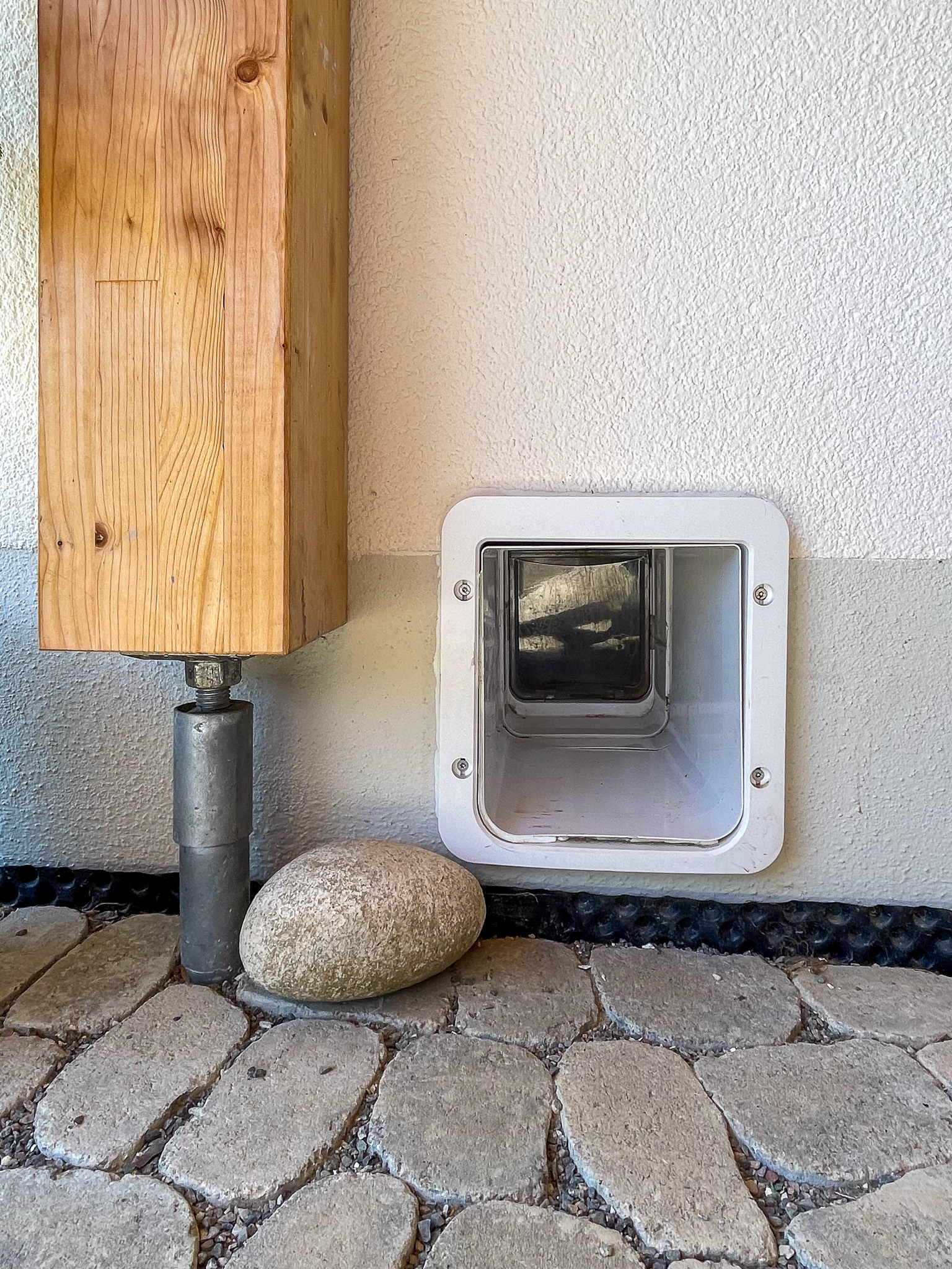 MOHR_EFH_Niederstaufen_Katzenklappe